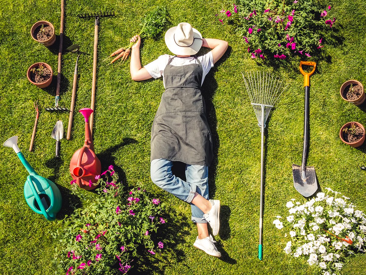 Articole indispensabile pentru grădina ta pentru a face grădinăritul mai ușor și mai distractiv